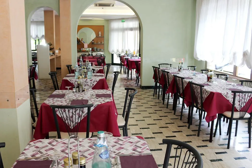 Hotel Buda Bellaria-Igea Marina 3*,