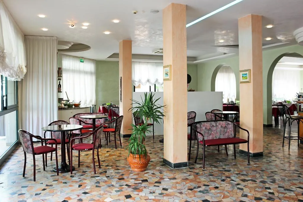 Hotel Buda Bellaria-Igea Marina 3*,
