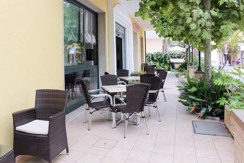Hotel Buda Bellaria-Igea Marina 3*,